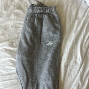 NIKE CLUB FLEECE JOGGERS | SIZE XL